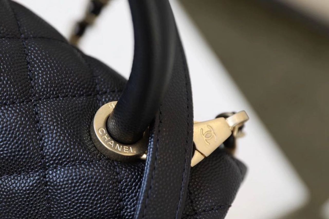 Chanel Coco Handle Quilted Bag 30cm Caviar Leather Gold Hardware Spring/Summer Act 1 Collection, Black/Red