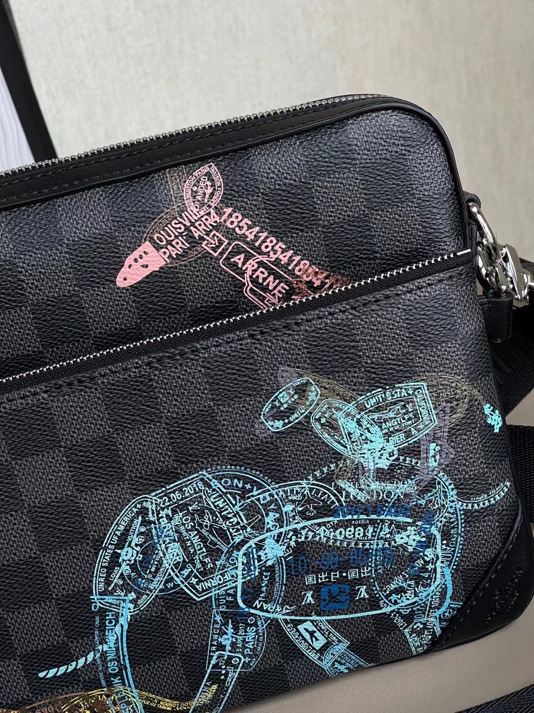 Louis Vuitton Gaston Wearable Wallet 22cm