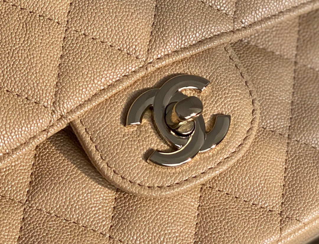 Chanel Classic Flapbag Gold Hardware 26cm