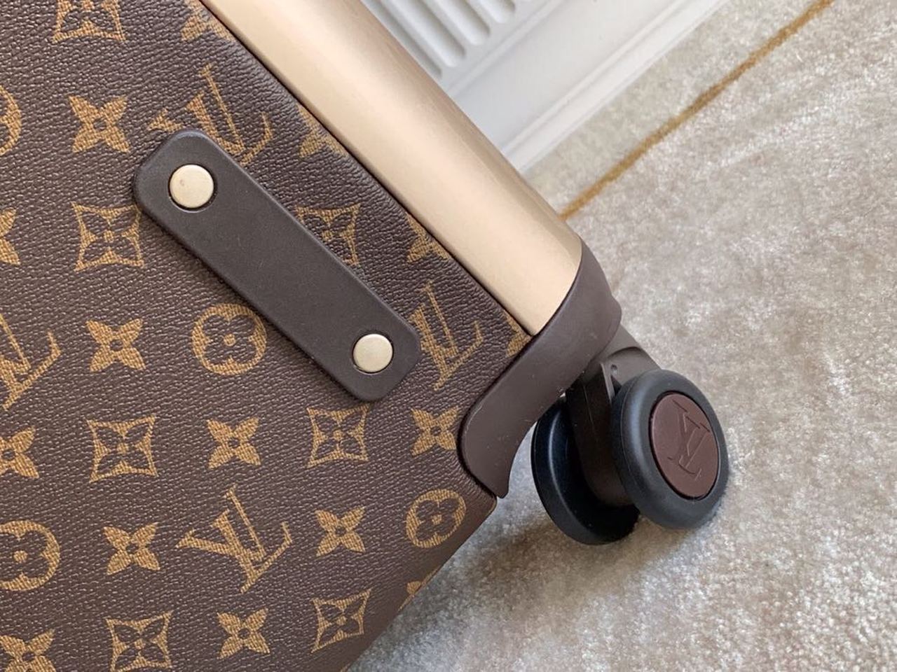 Louis Vuitton Horizon 55 Luggage Trolley Monogram Canvas Spring/Summer Collection M23203 , Brown