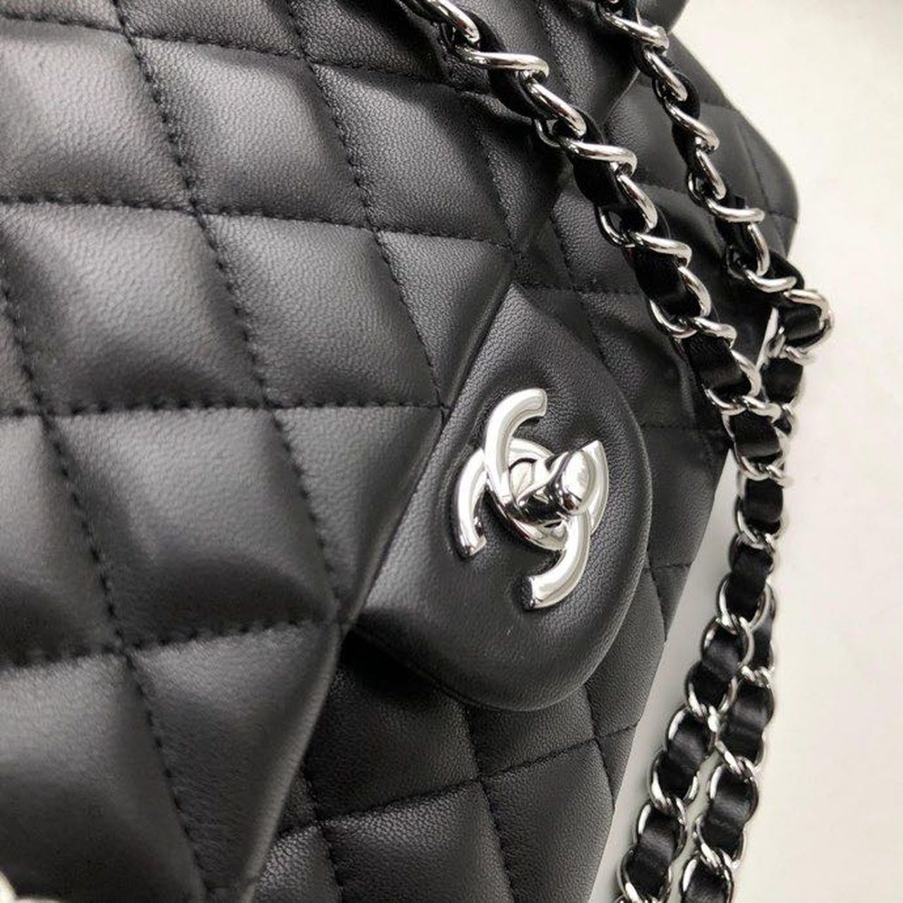 Chanel Classic Flap Bag 25cm Silver Hardware Lambskin Leather Spring/Summer Collection Black