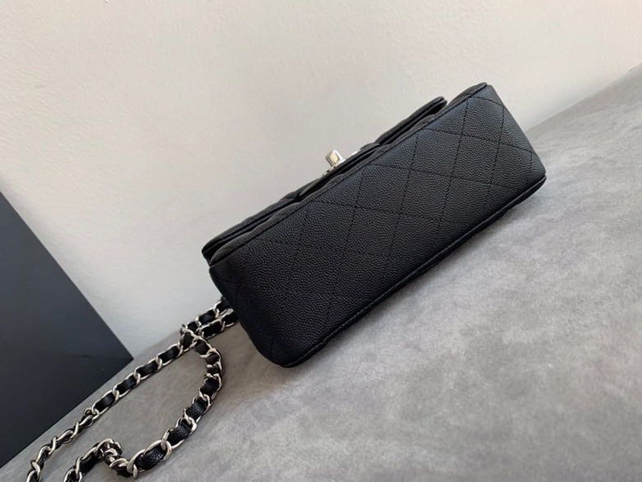 Chanel Classic Flap Bag 20cm Silver Hardware Caviar Leather Spring/Summer Collection Black