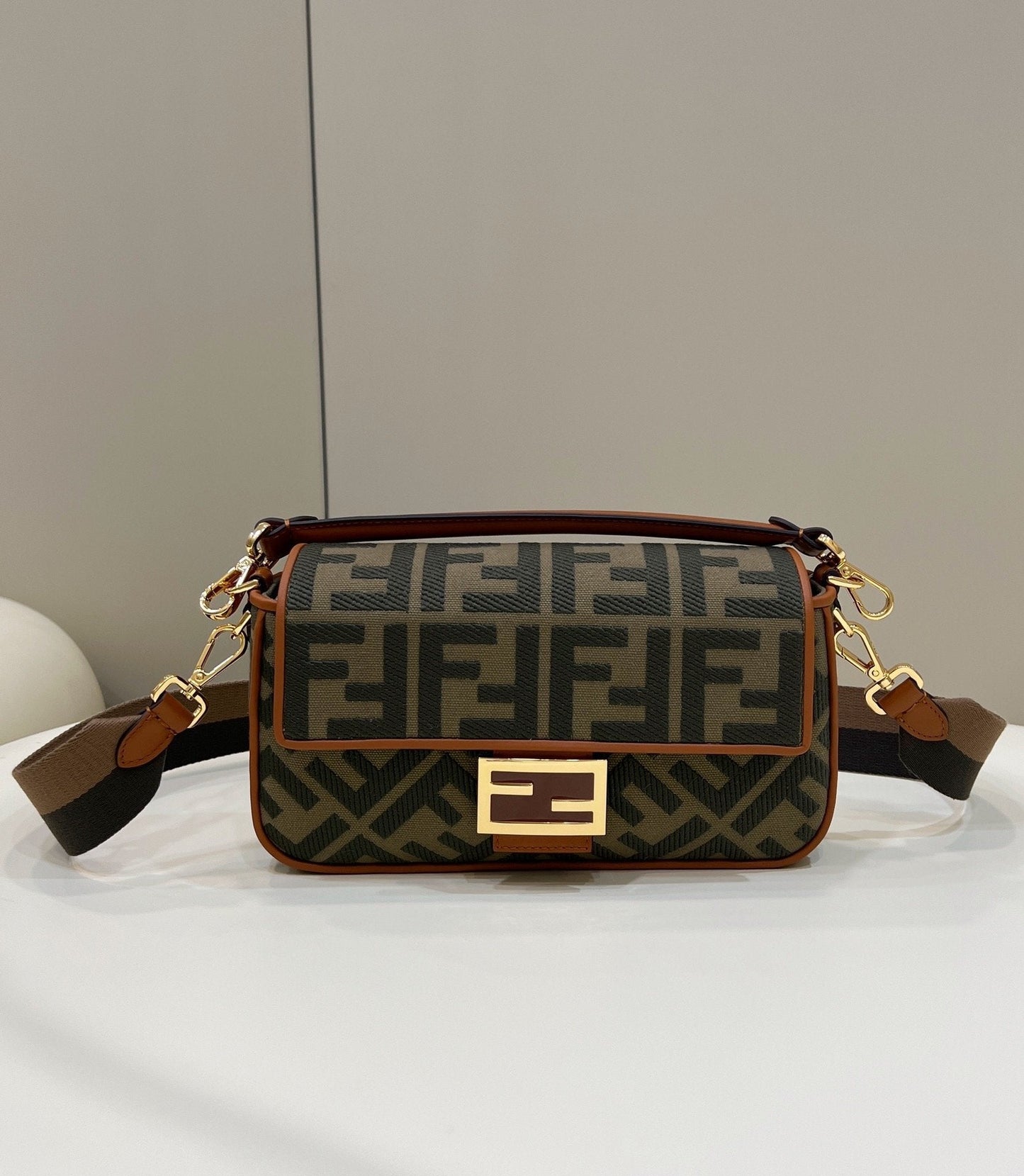 Fendi Baguette Midi 27cm Brown