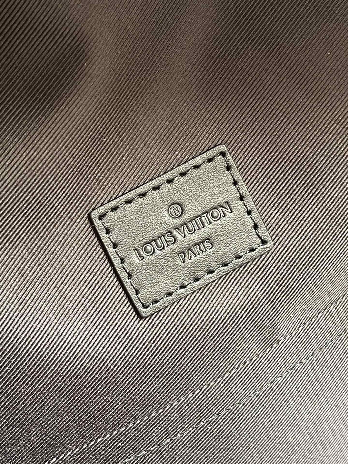 Louis Vuitton M57079 Backpack 43cm