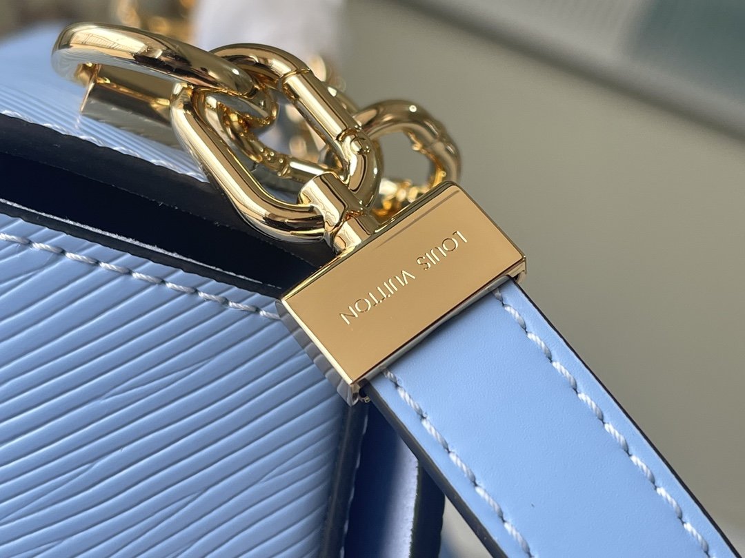 Louis Vuitton Twist MM 23cm Blue