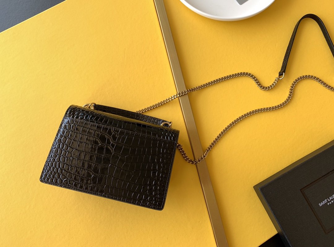 Saint Laurent Sunset Chain Bag With Gold Hardware 19cm