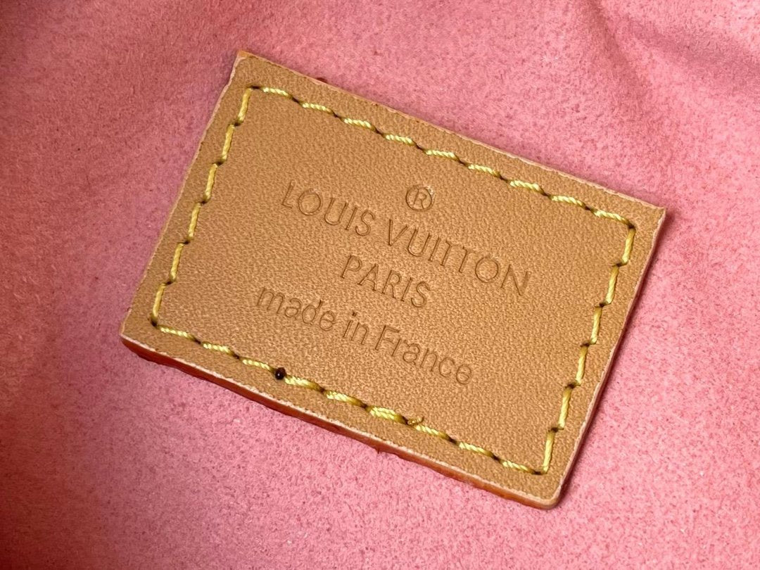 Louis Vuitton M81098 Loop 24cm Pink