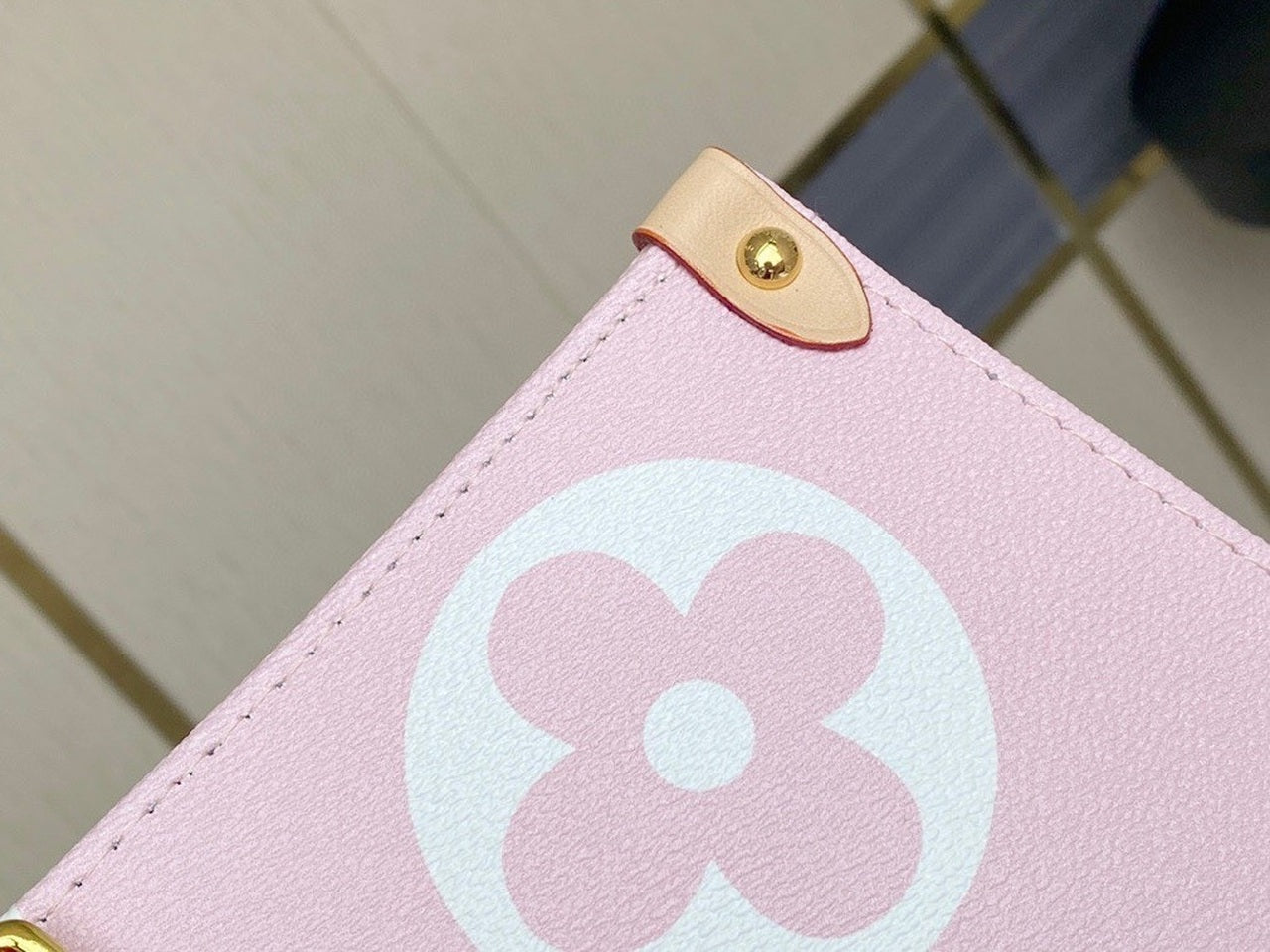 Louis Vuitton OnTheGo GM Bag 42cm Monogram Canvas Spring/Summer Collection M57641, Light Pink