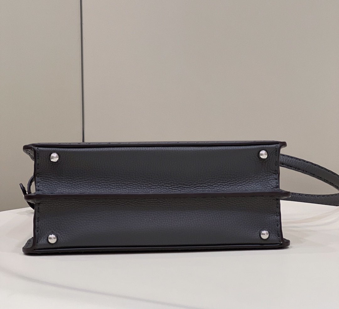 Fendi Peekaboo Iseeu Medium 33cm Black