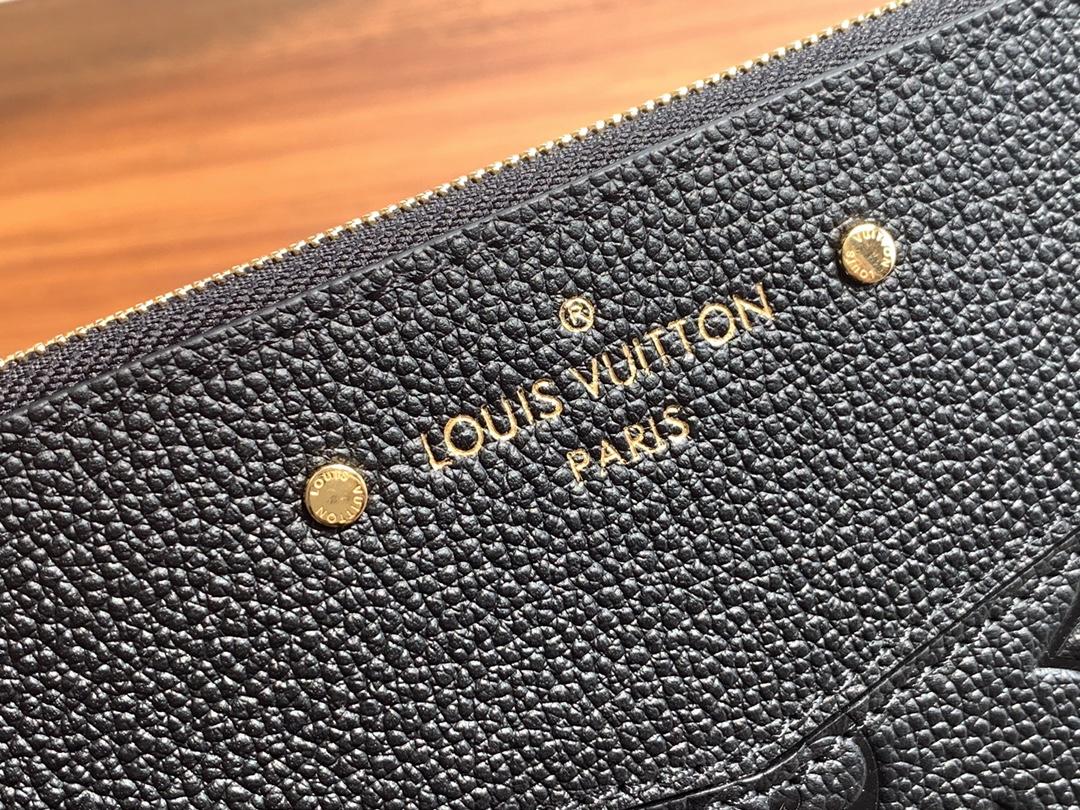 Louis Vuitton Clutch 30cm Black