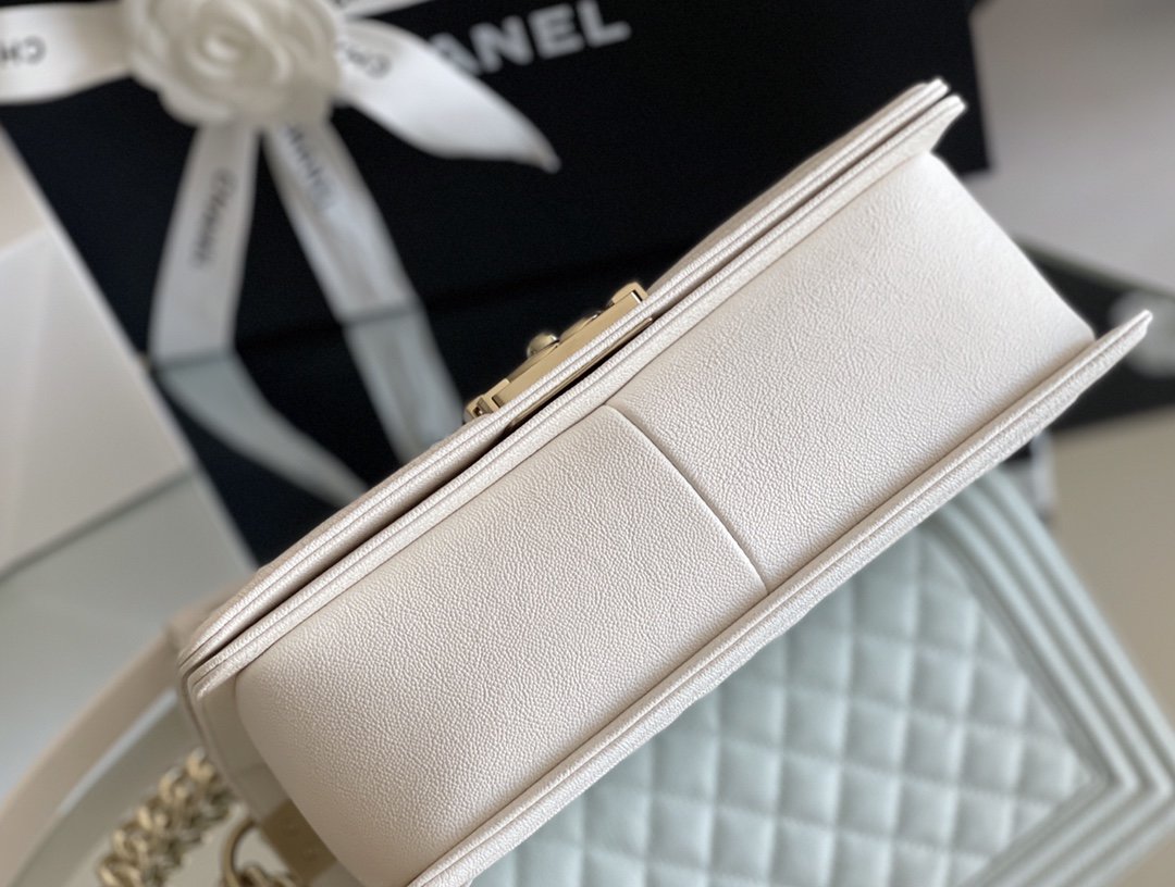 Chanel Medium Classic Flapbag 25cm White