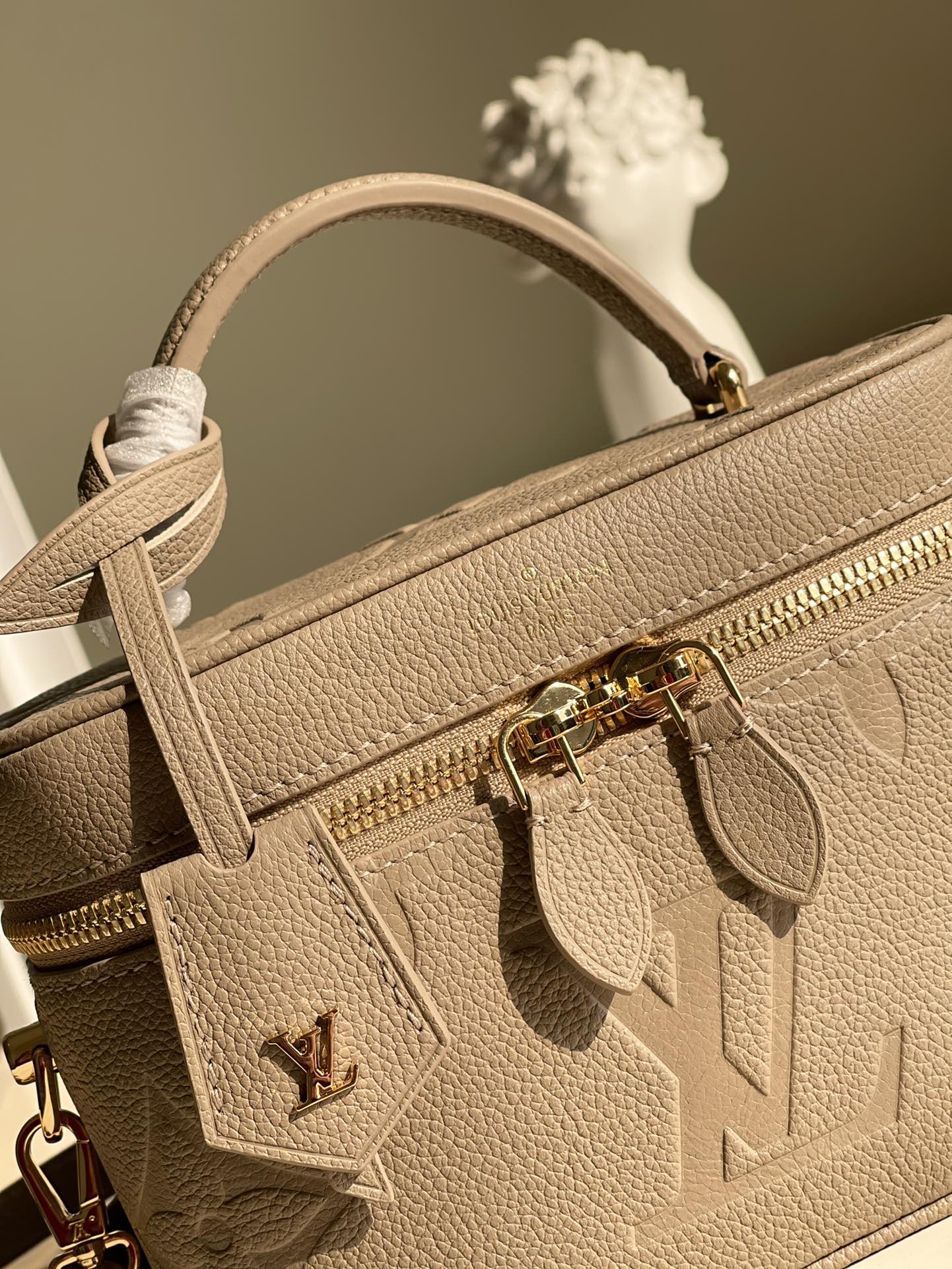 Louis Vuitton Handle Bag 19cm Cream