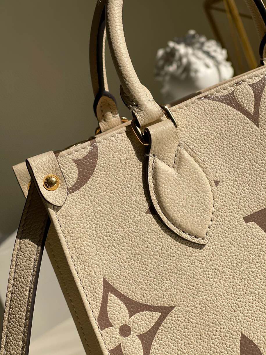 Louis Vuitton Handle Bag 25cm Cream