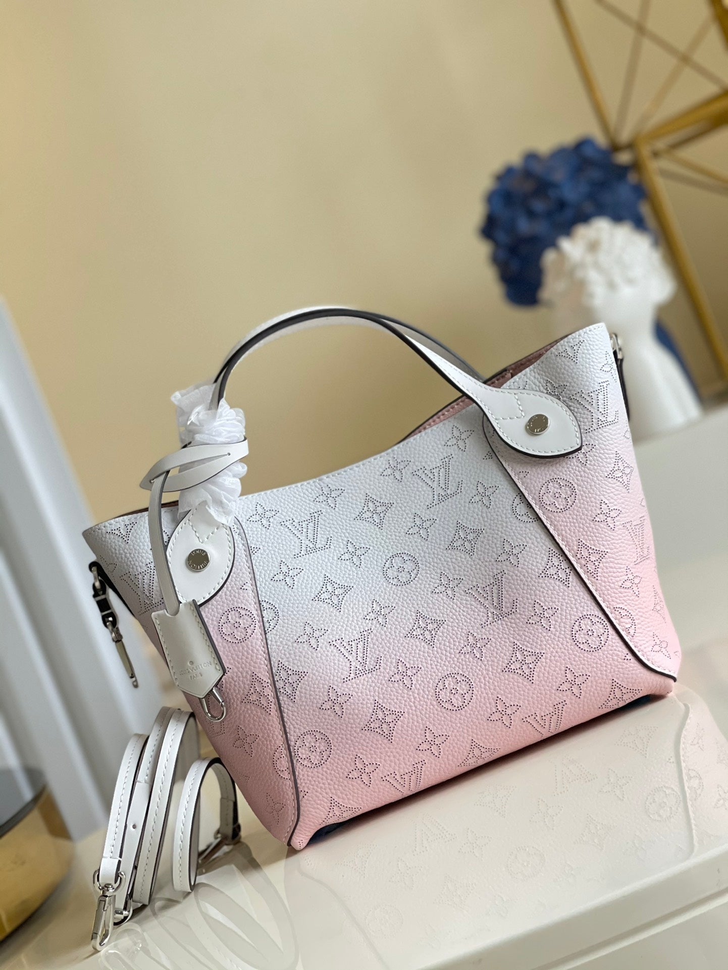 Louis Vuitton Handle Bags 23cm White-Pink