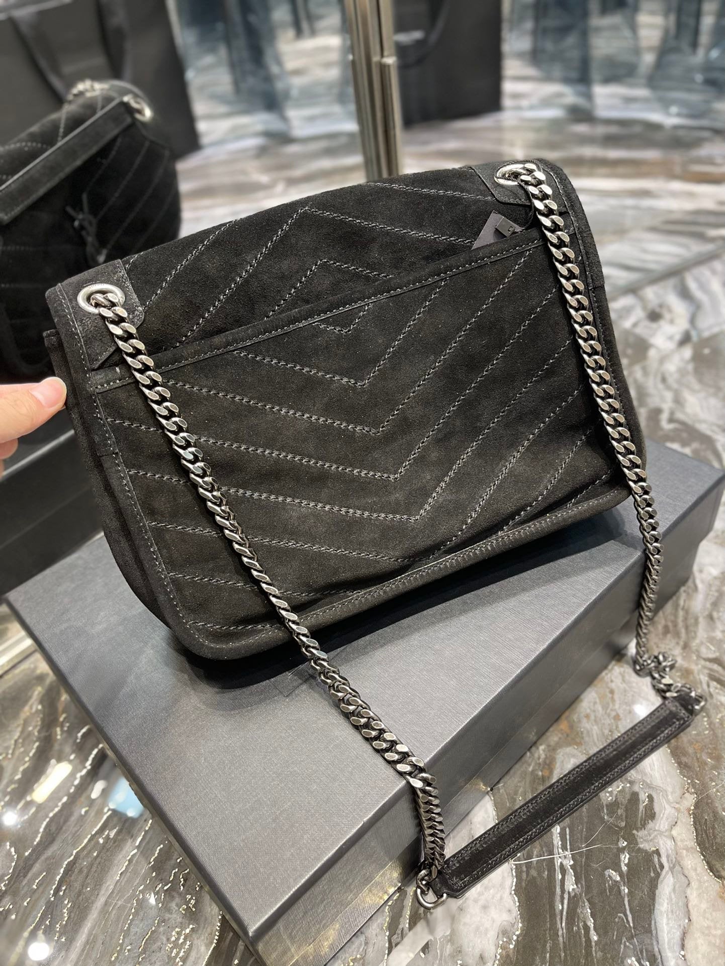 Saint Laurent Niki Medium Chain Bag With Silver Hardware 28cm