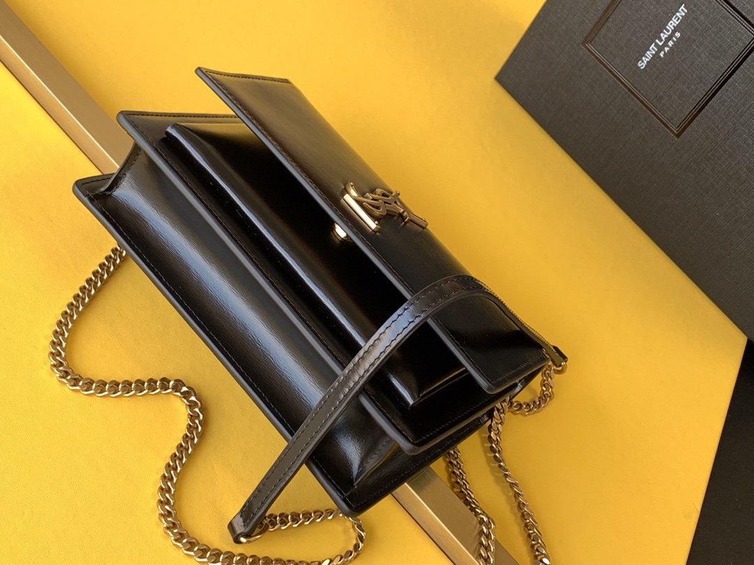 Saint Laurent Sunset Chain Bag With Gold Hardware 19cm
