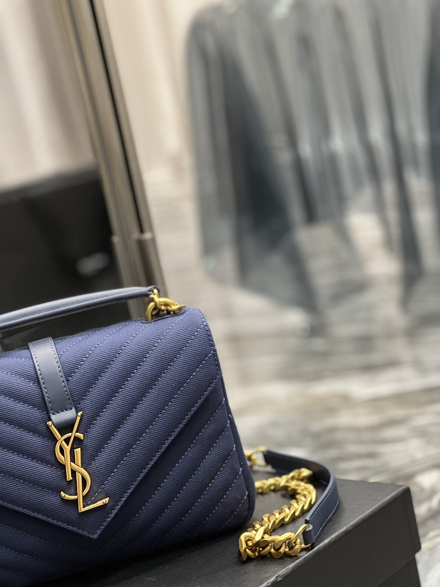 Saint Laurent College Medium Chain Bag 24cm