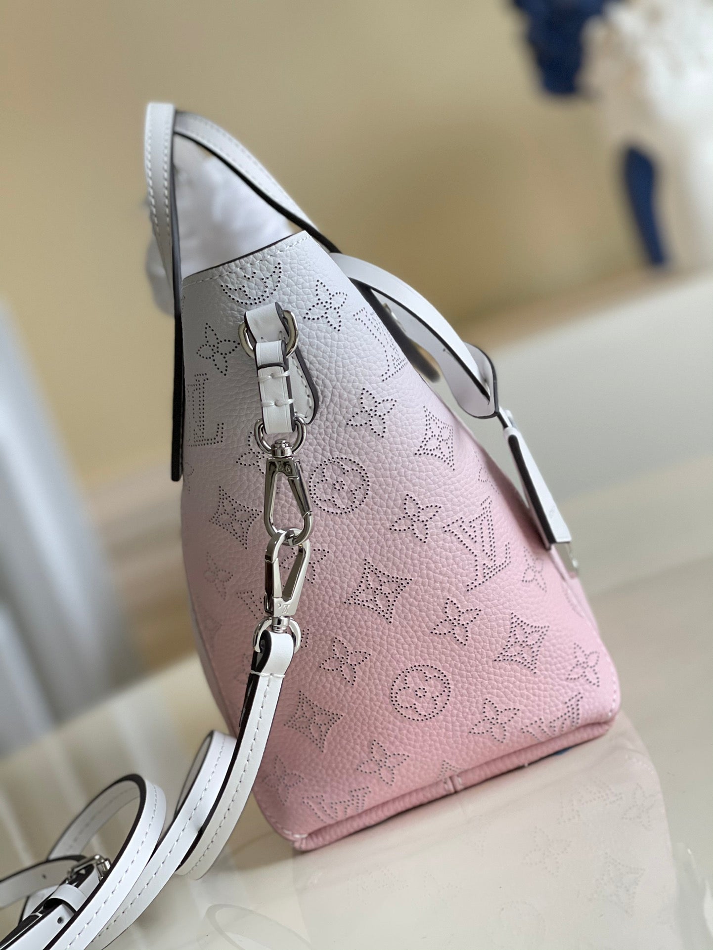 Louis Vuitton Handle Bags 23cm White-Pink