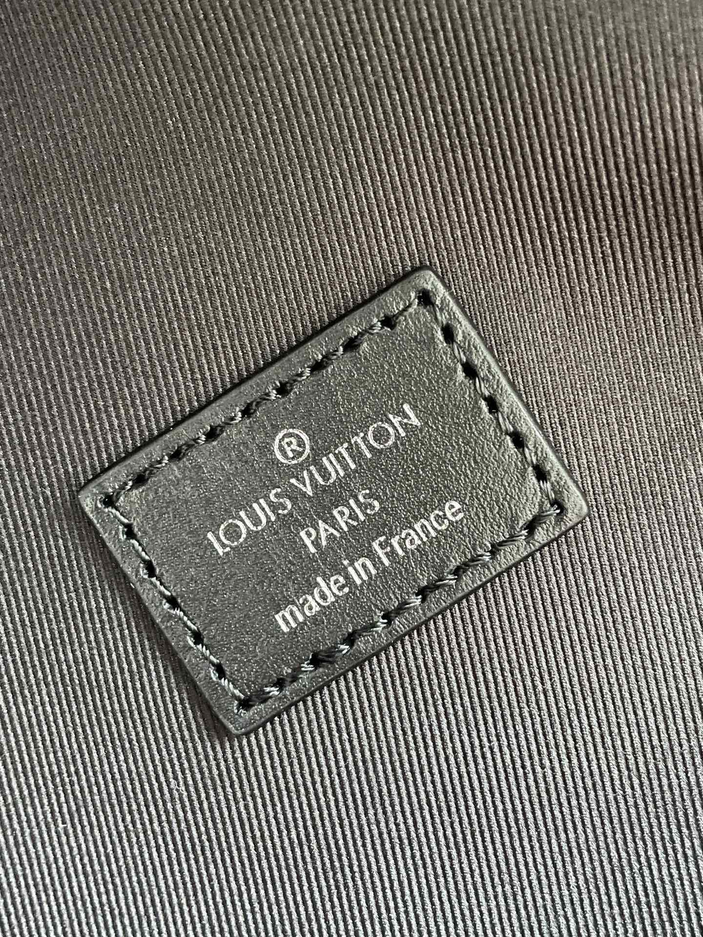 Louis Vuitton Discovery Backpack PM 40cm