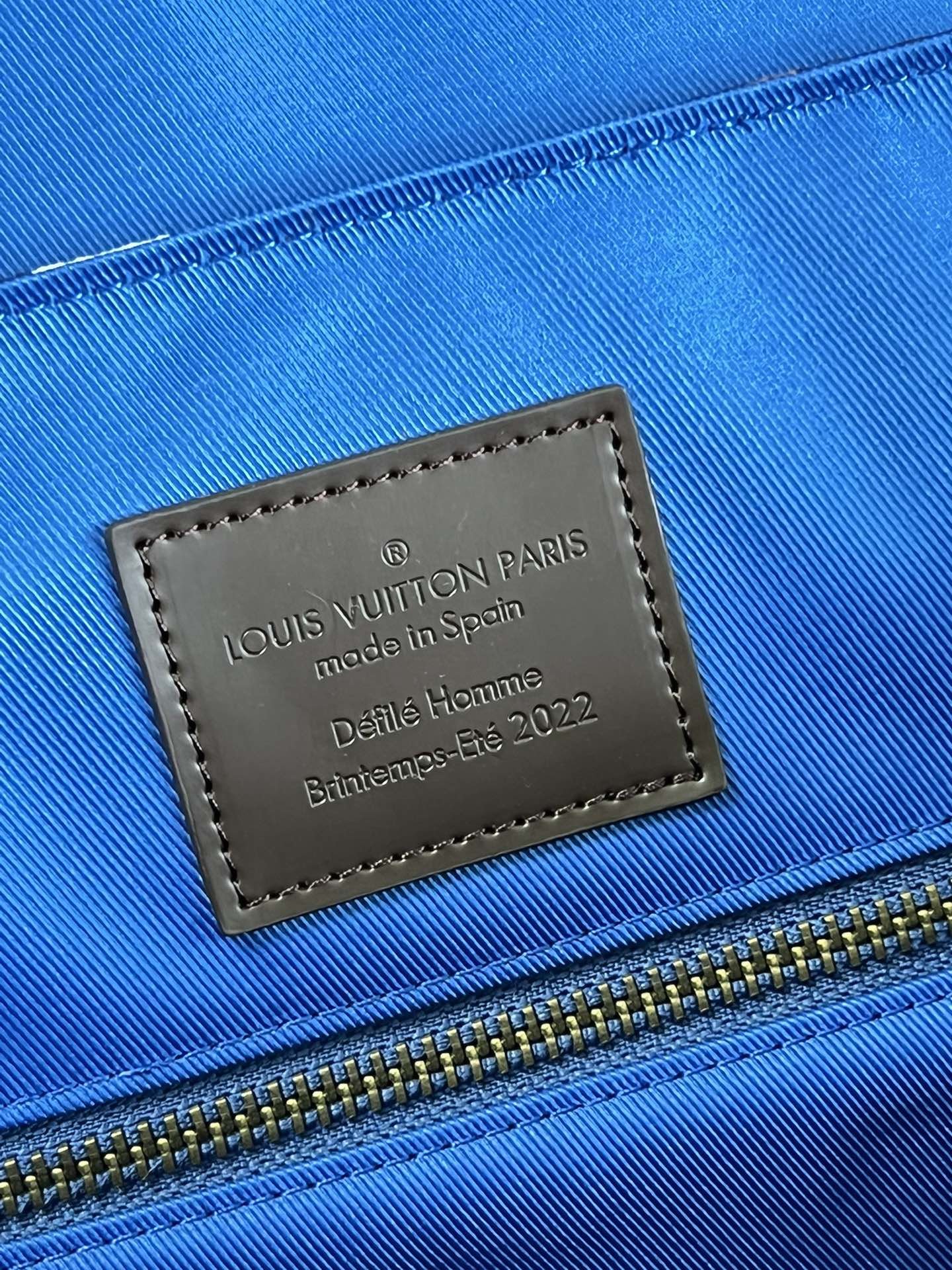 Louis Vuitton M59662 Christopher 44cm