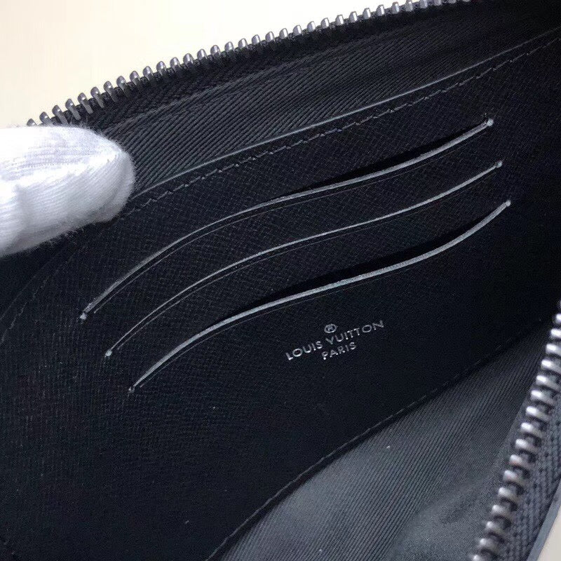 Louis Vuitton Discovery Pochette PM Monogram