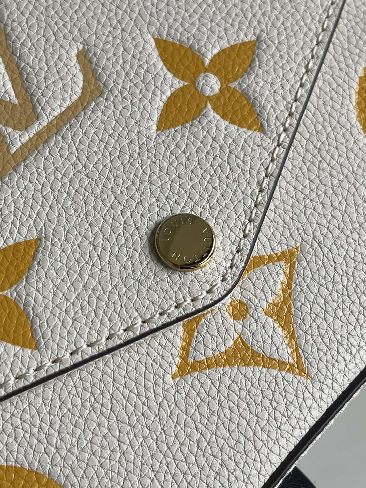 Louis Vuitton Vitorine Wallet 21cm White