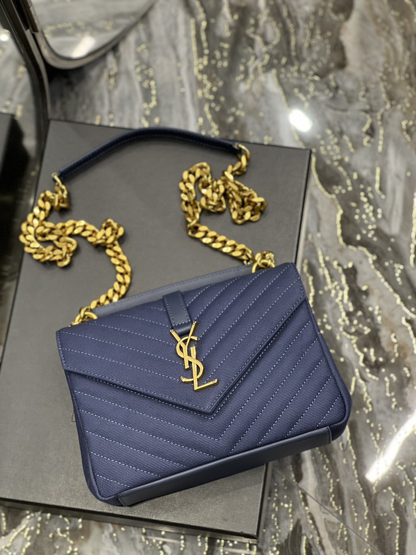 Saint Laurent Envelope Medium Bag 24cm