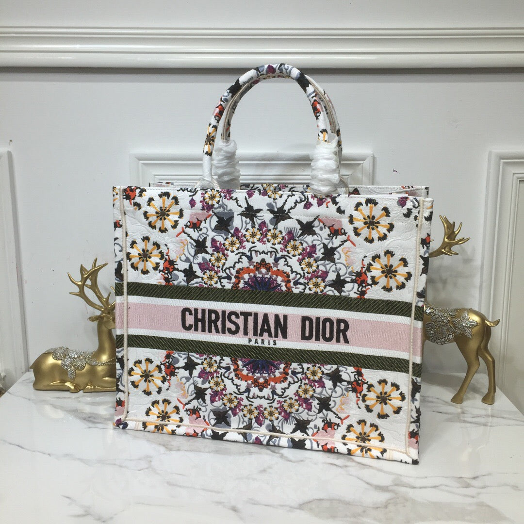 Christian Dior Book Tote 42 cm White