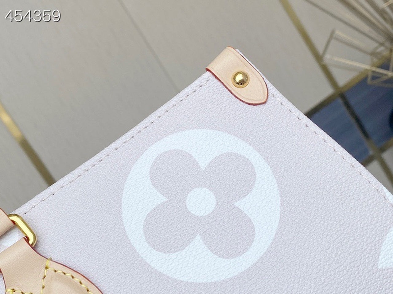 Louis Vuitton OnTheGo GM Bag 42cm Monogram Canvas Spring/Summer Collection M57640 Mist