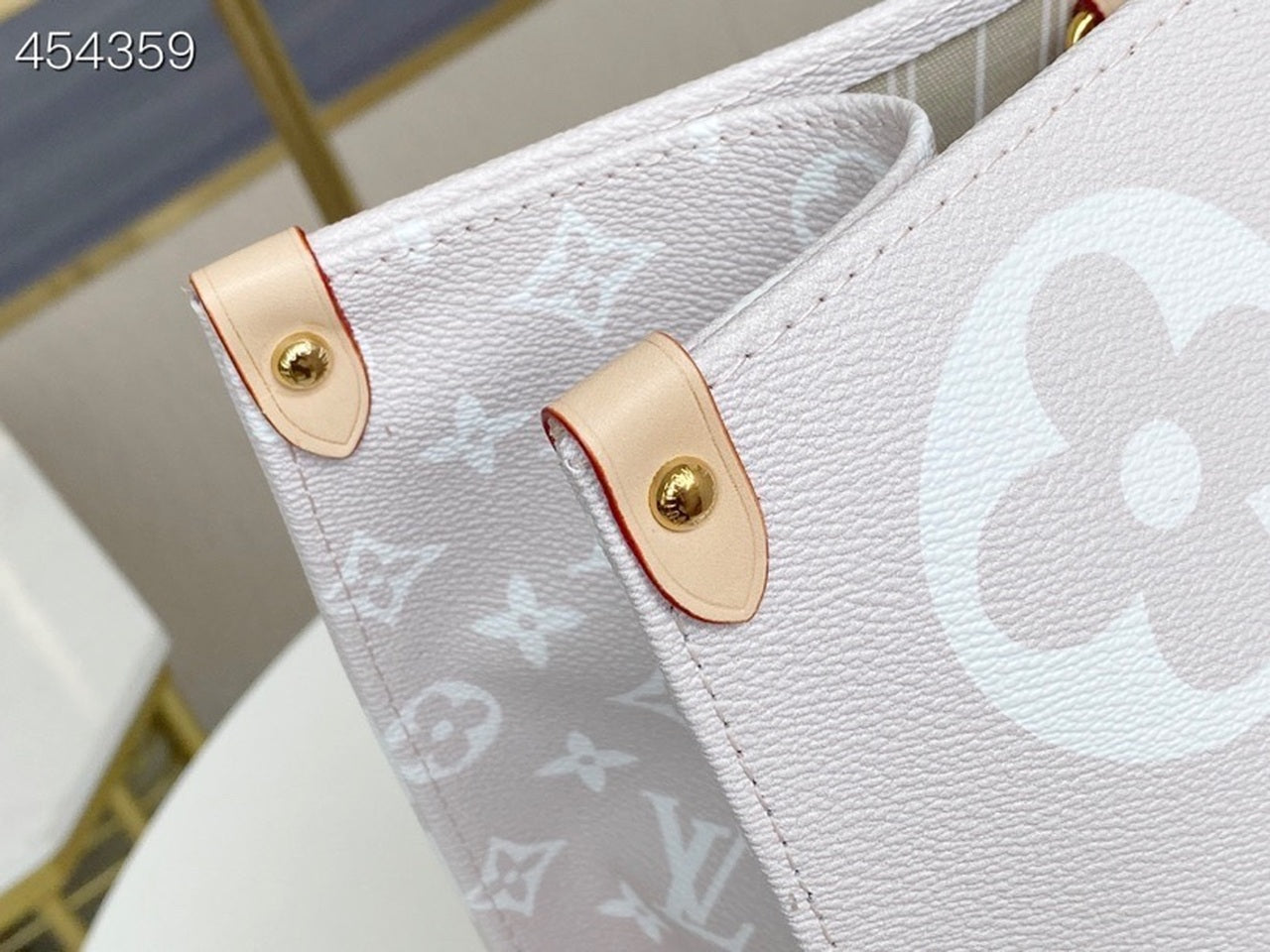 Louis Vuitton OnTheGo GM Bag 42cm Monogram Canvas Spring/Summer Collection M57640 Mist