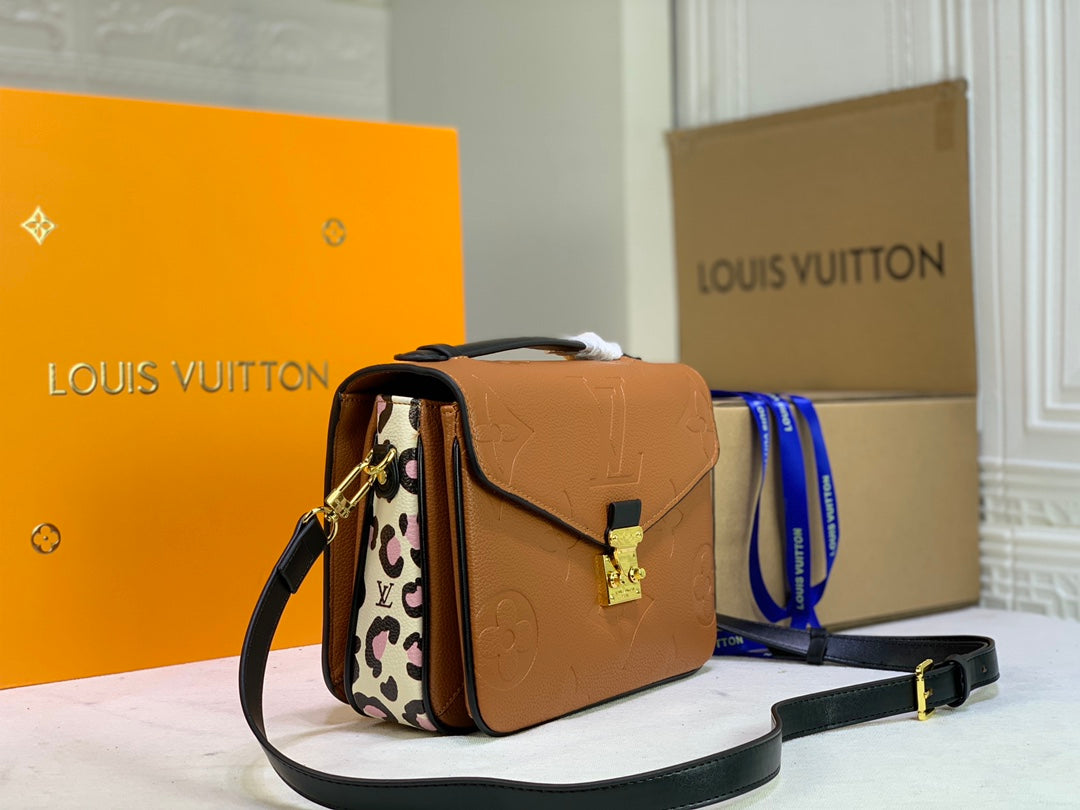 Louis Vuitton Pochette M?tis Monogram