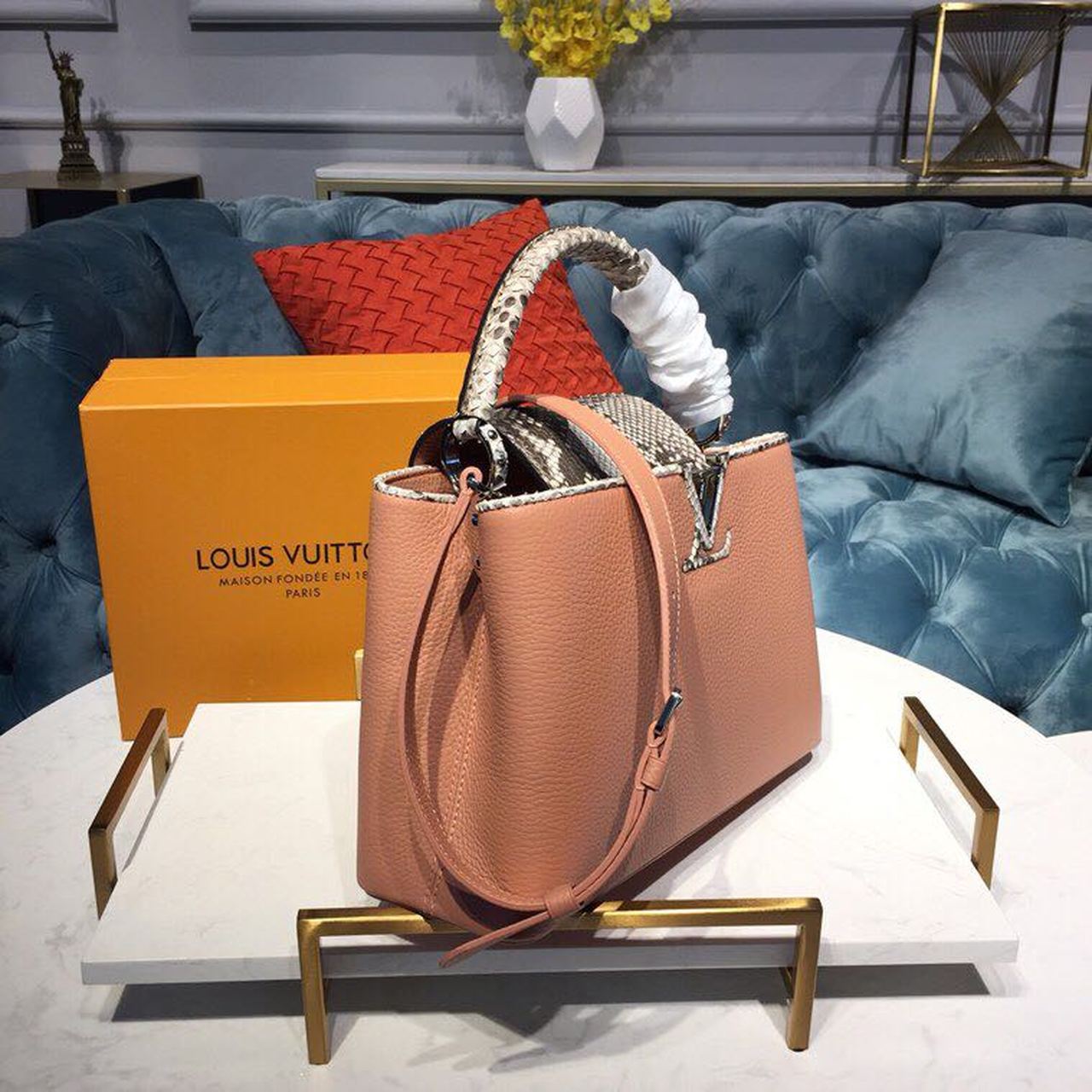 Louis Vuitton Capucines PM Bag 32cm Taurillon Leather Spring/Summer Collection N95383