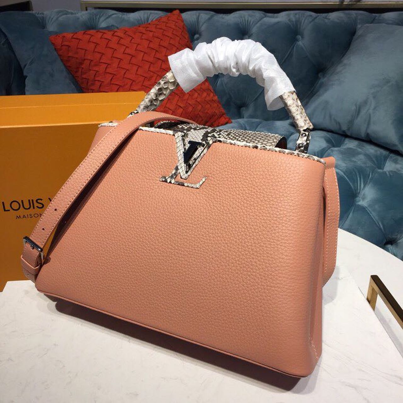 Louis Vuitton Capucines PM Bag 32cm Taurillon Leather Spring/Summer Collection N95383