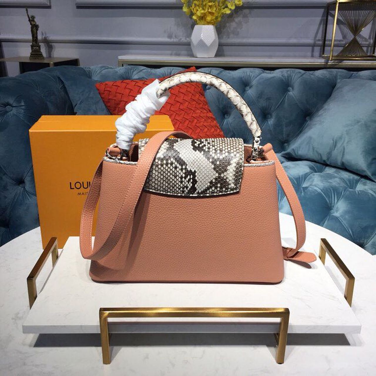 Louis Vuitton Capucines PM Bag 32cm Taurillon Leather Spring/Summer Collection N95383