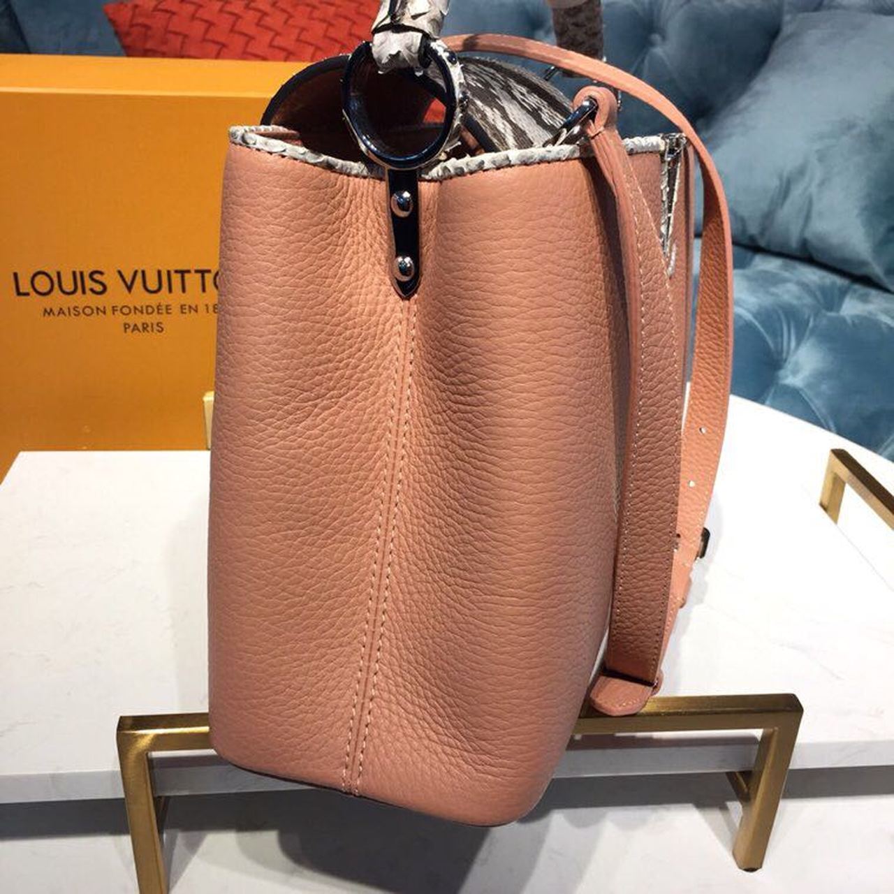 Louis Vuitton Capucines PM Bag 32cm Taurillon Leather Spring/Summer Collection N95383