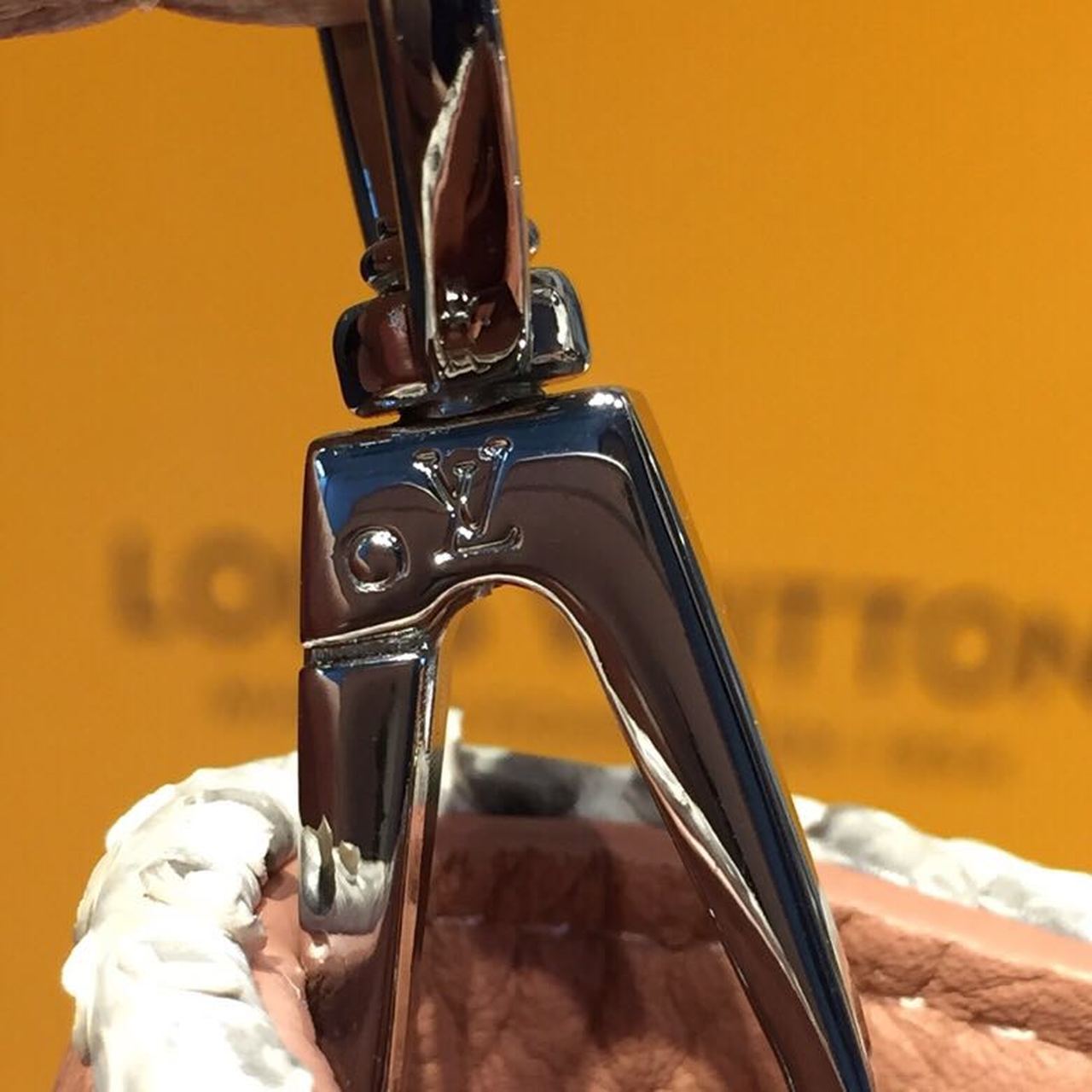Louis Vuitton Capucines PM Bag 32cm Taurillon Leather Spring/Summer Collection N95383