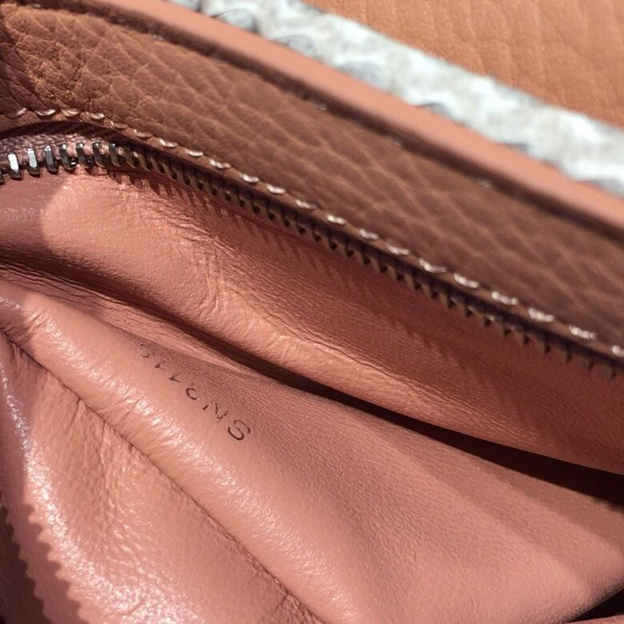 Louis Vuitton Capucines PM Bag 32cm Taurillon Leather Spring/Summer Collection N95383