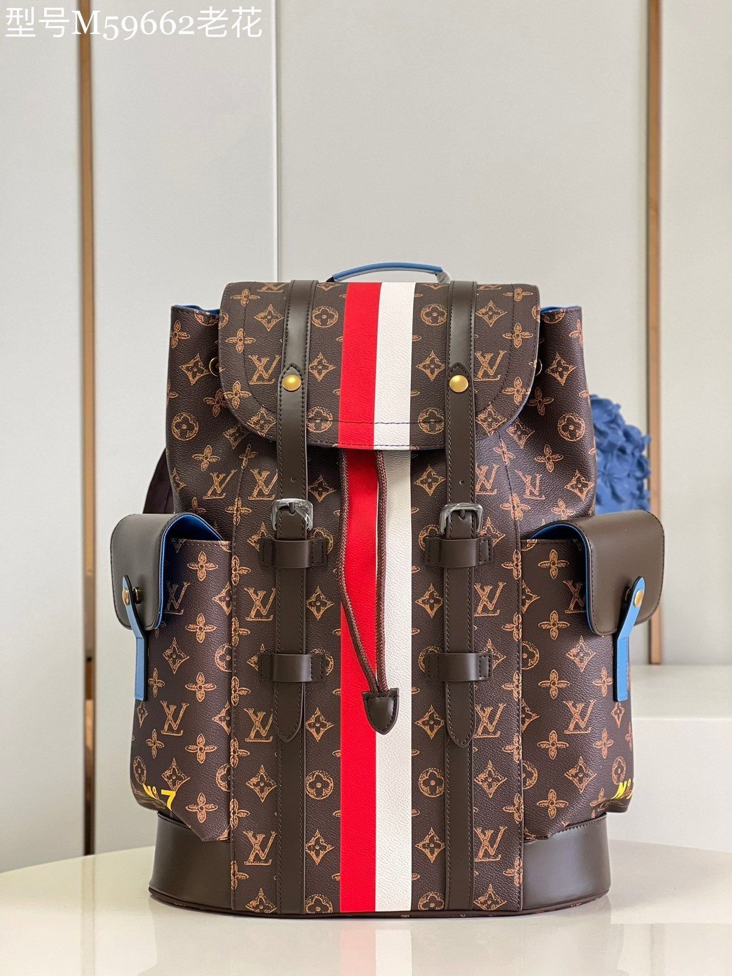 Louis Vuitton M59662 Christopher 44cm