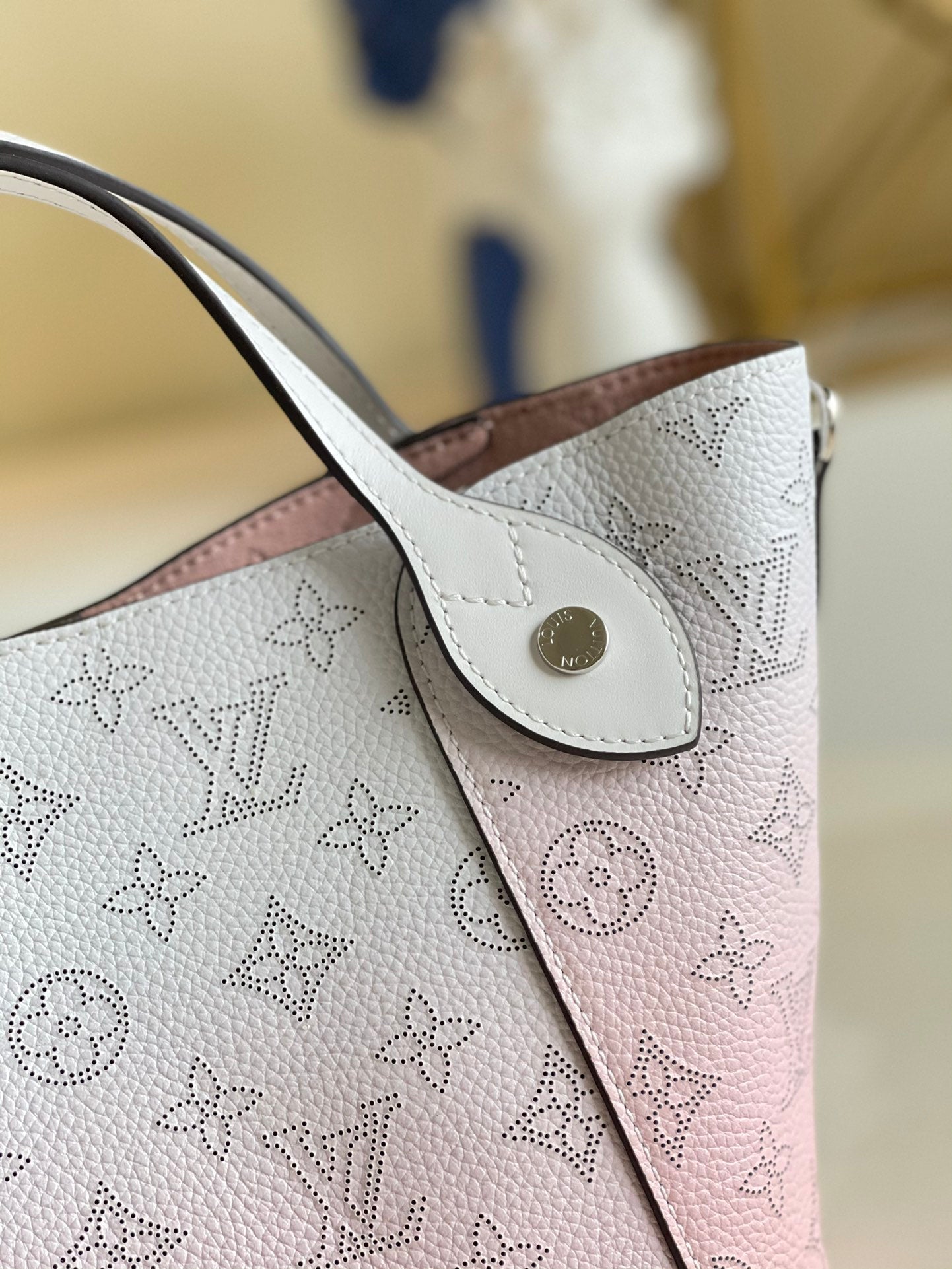 Louis Vuitton Handle Bags 23cm White-Pink