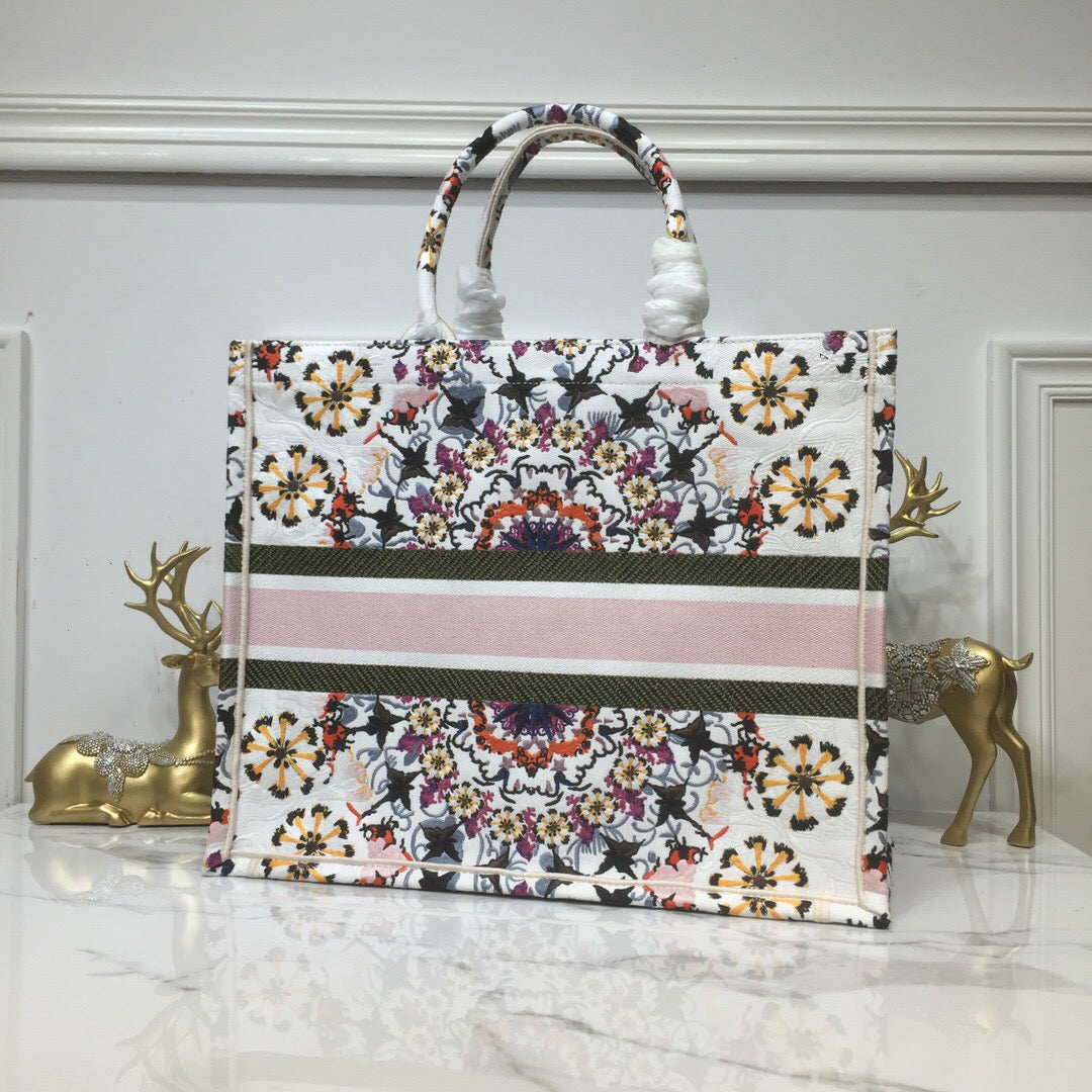 Christian Dior Book Tote 42 cm White