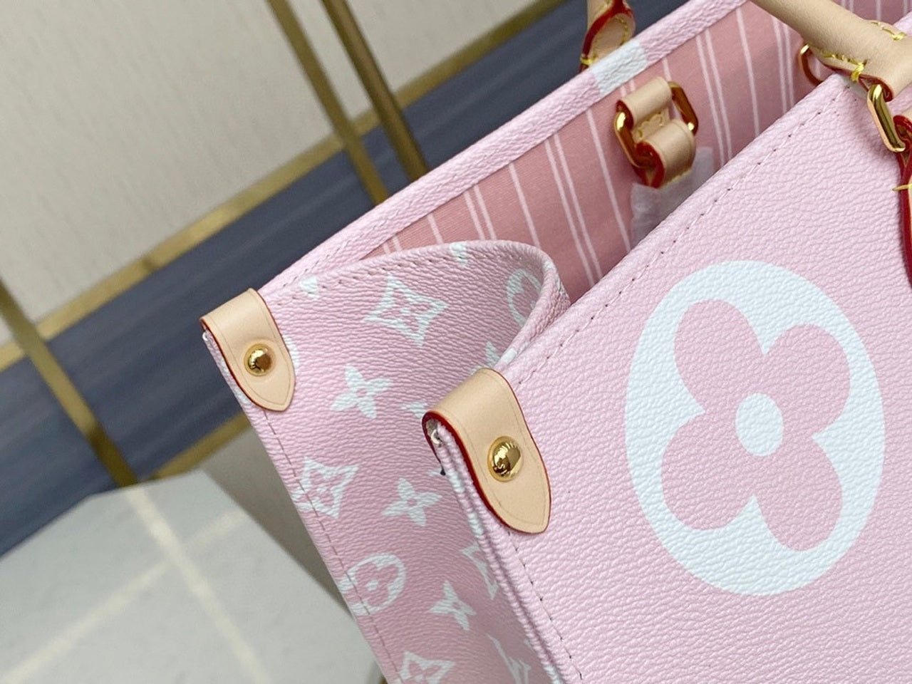 Louis Vuitton OnTheGo GM Bag 42cm Monogram Canvas Spring/Summer Collection M57641, Light Pink