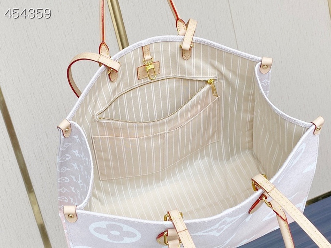 Louis Vuitton OnTheGo GM Bag 42cm Monogram Canvas Spring/Summer Collection M57640 Mist
