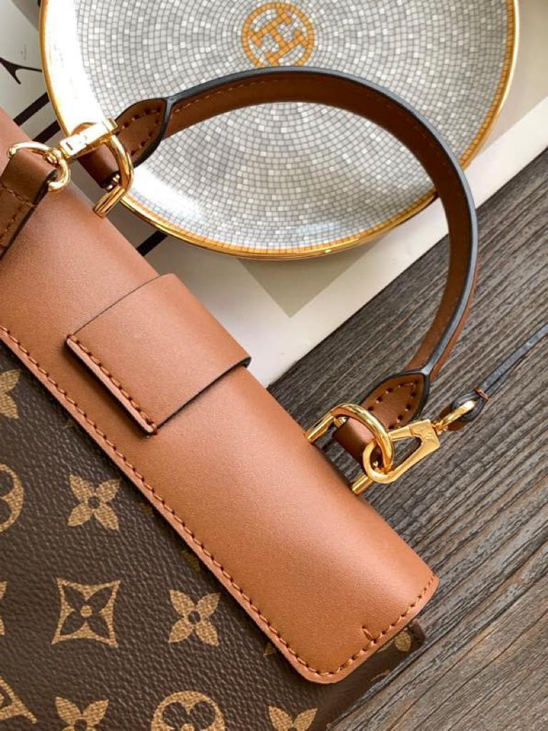 Louis Vuitton Locky BB Monogram Canvas 20cm