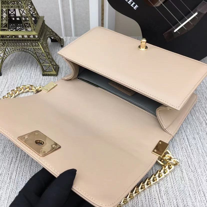 Chanel Medium Classic Flapbag 25cm