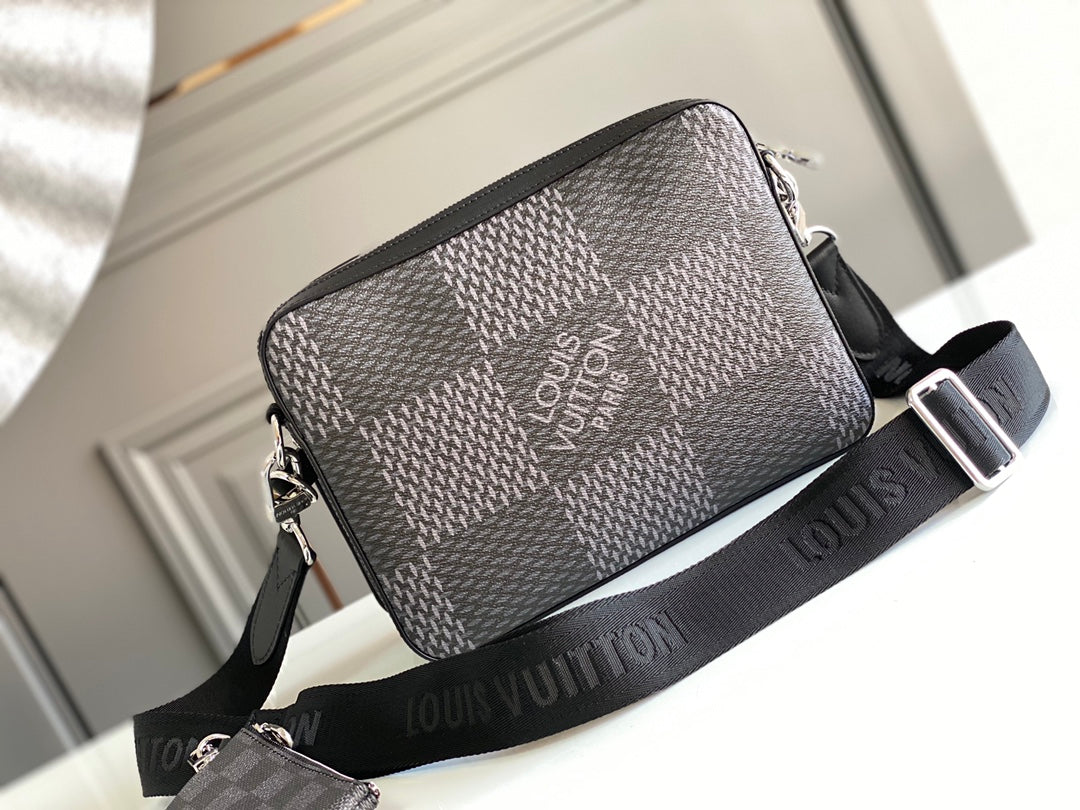 Louis Vuitton Trio Messenger 25cm