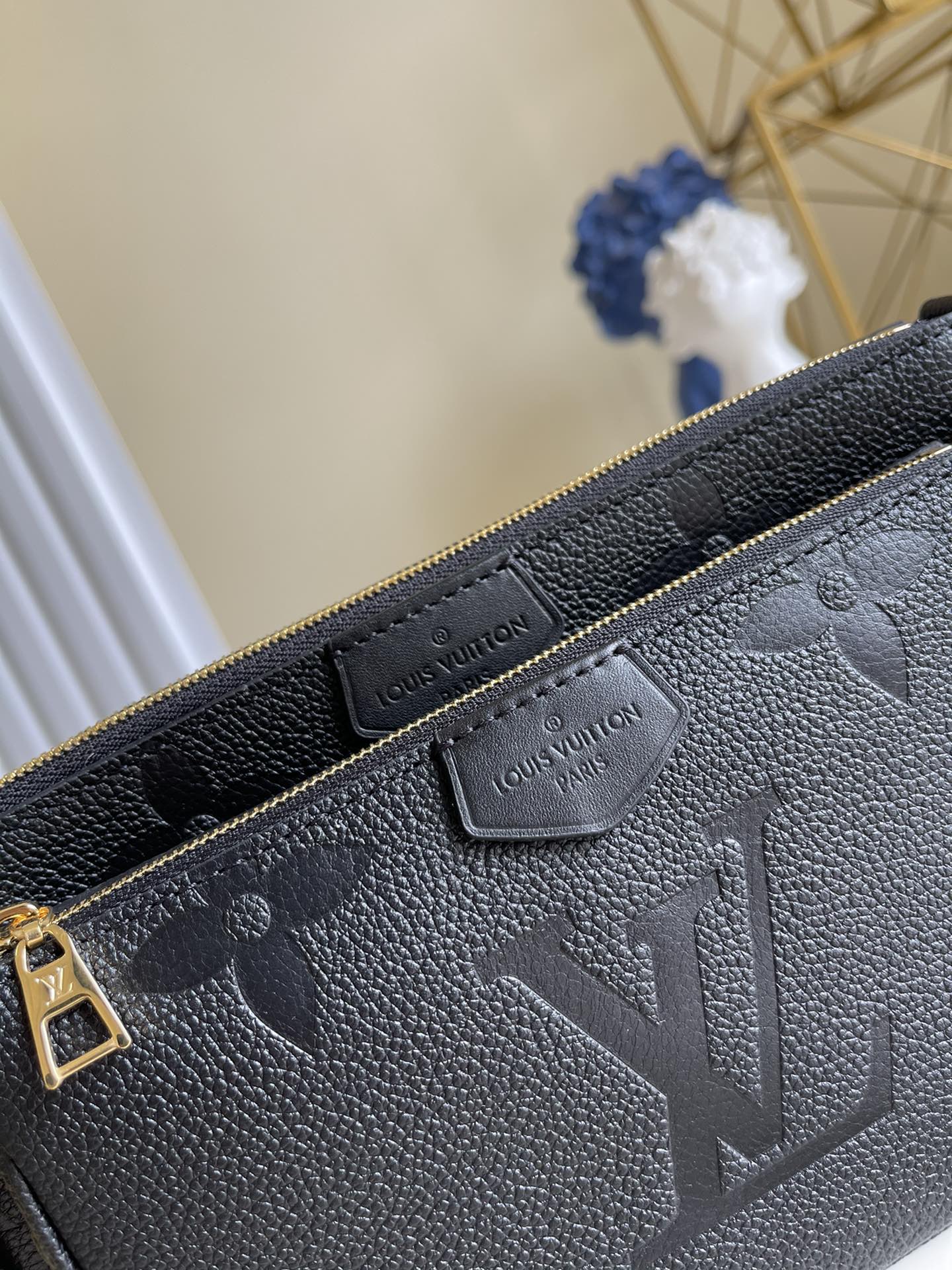Louis Vuitton Multi Pochette Crossbody Bags 24cm Black