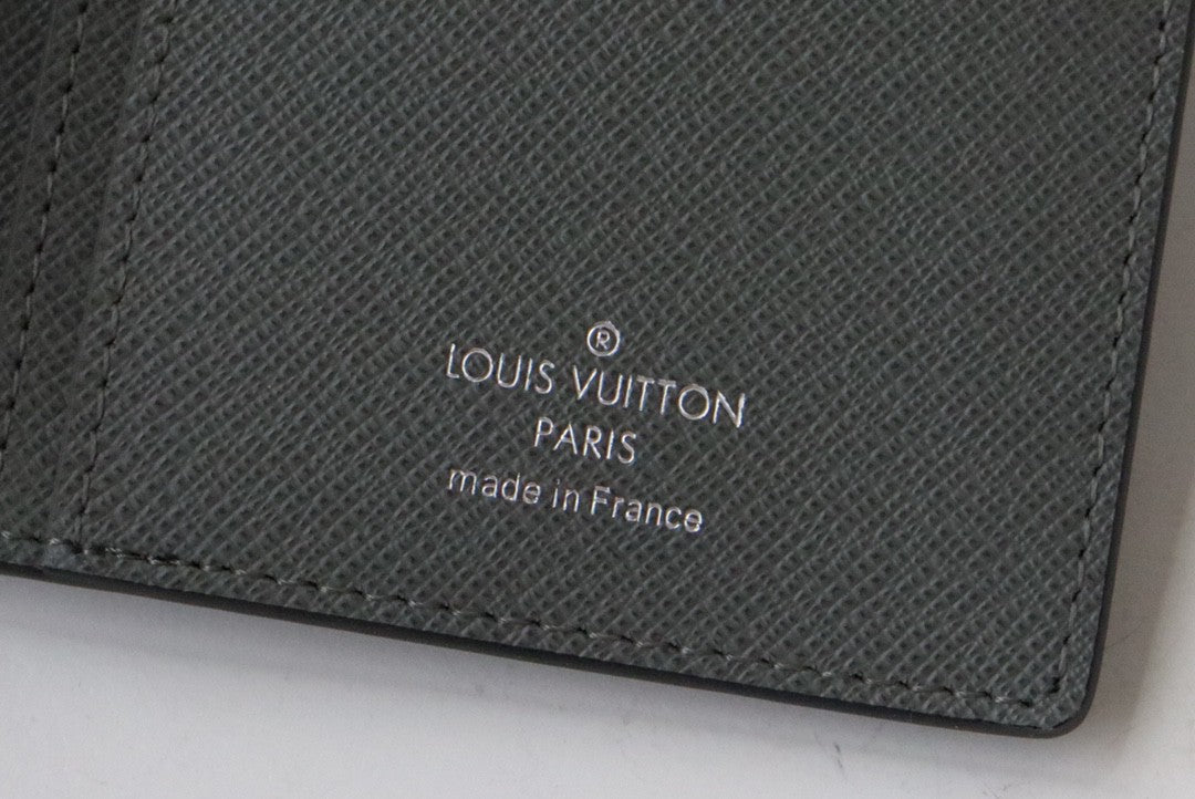 Louis Vuitton Brazza Wallet 19cm