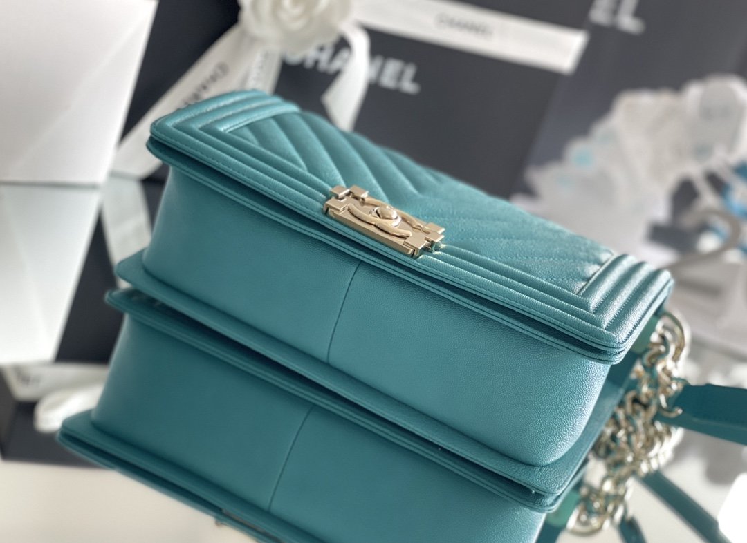 Chanel Medium Classic Flapbag 25cm Blue