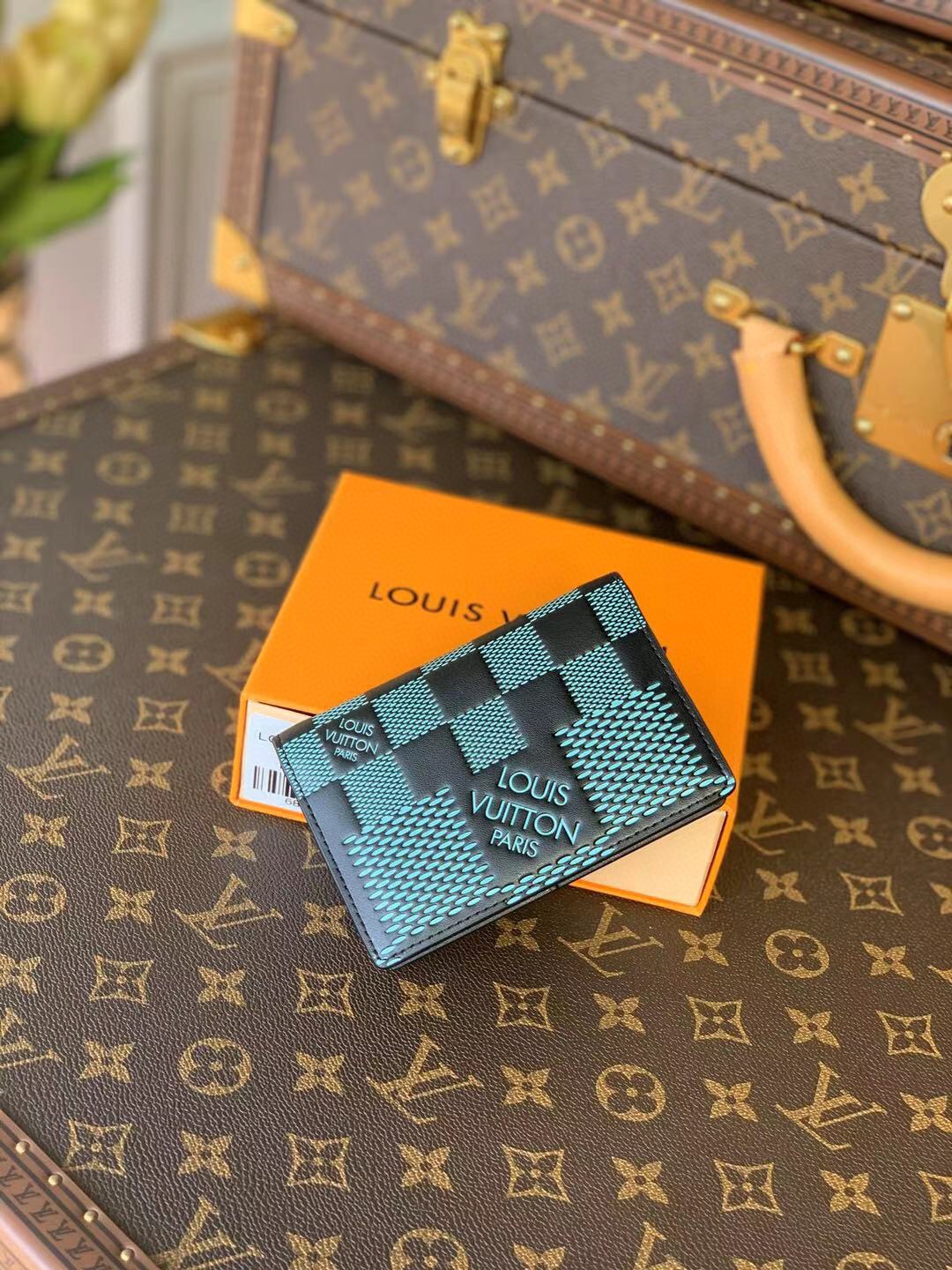 Louis Vuitton Damier Wallet 8cm Green