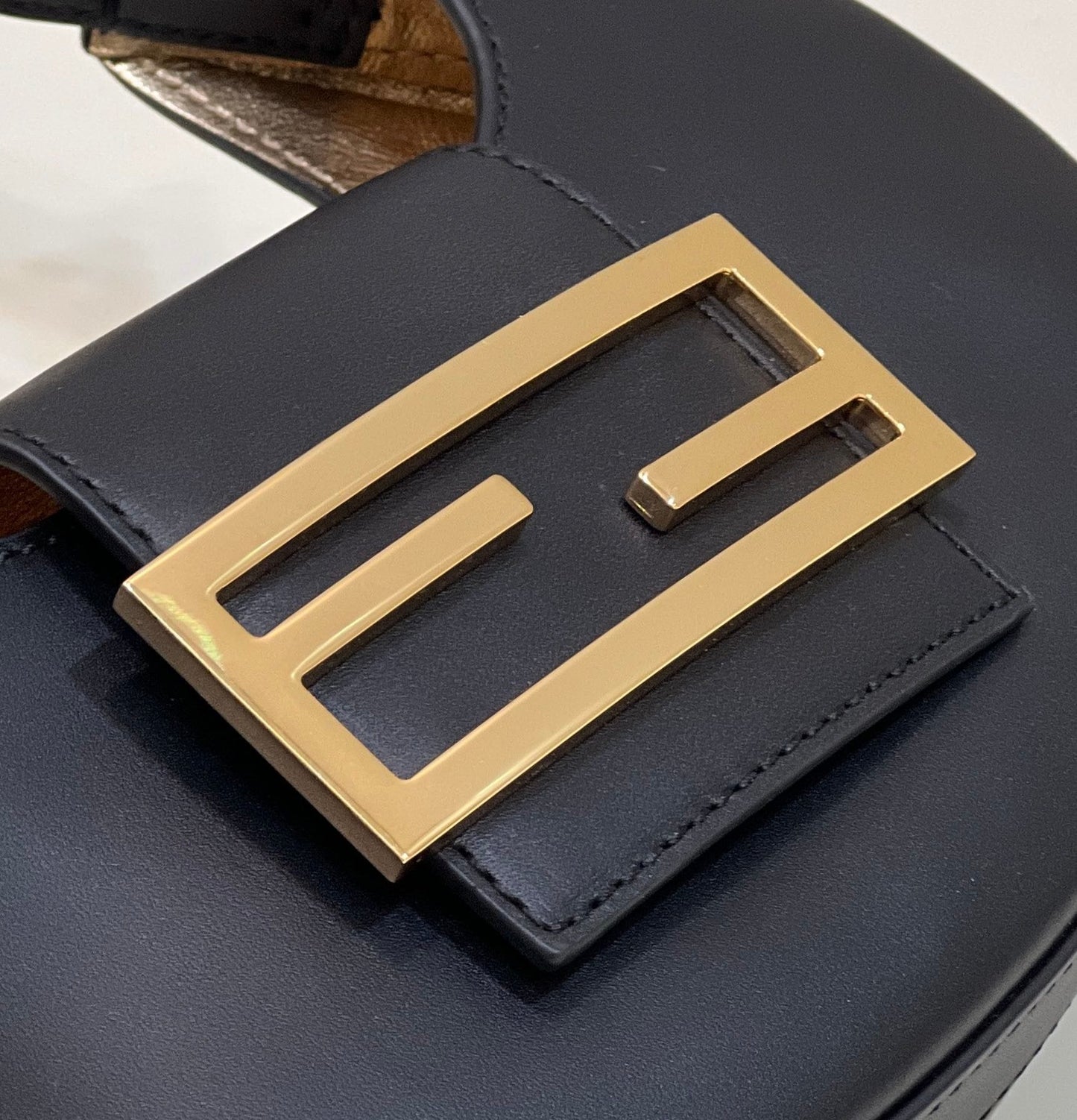 Fendi Cookie 19cm Black